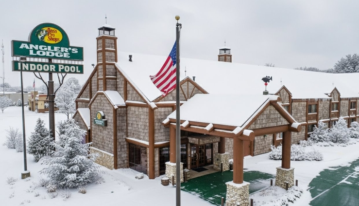 Winter Escape at Angler's Lodge Springfield